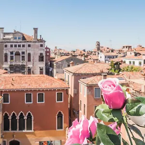 Palace Tintoretto By Wonderful Italy , Venise Italie